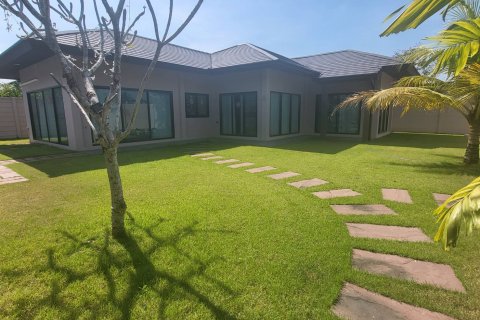Casa de 3 dormitorios en Pattaya, Tailandia № 47442 - foto 14
