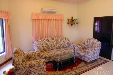Casa de 4 dormitorios en Pattaya, Tailandia № 47445 - foto 18
