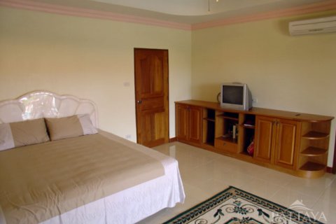 Casa de 4 dormitorios en Pattaya, Tailandia № 47445 - foto 4