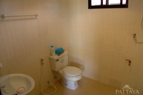 Casa de 4 dormitorios en Pattaya, Tailandia № 47445 - foto 2