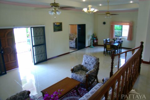 Casa de 4 dormitorios en Pattaya, Tailandia № 47445 - foto 9
