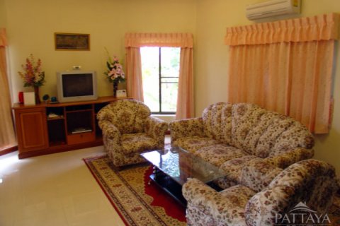 Casa de 4 dormitorios en Pattaya, Tailandia № 47445 - foto 10
