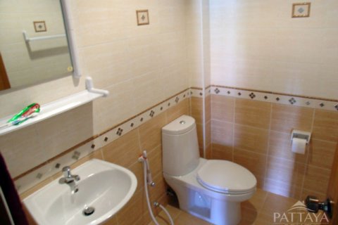 Casa de 4 dormitorios en Pattaya, Tailandia № 47445 - foto 16