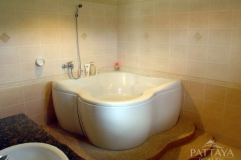 Casa de 4 dormitorios en Pattaya, Tailandia № 47445 - foto 6