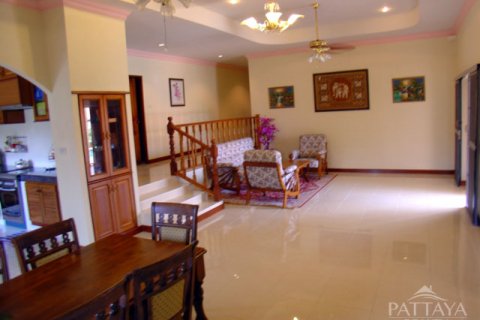 Casa de 4 dormitorios en Pattaya, Tailandia № 47445 - foto 26