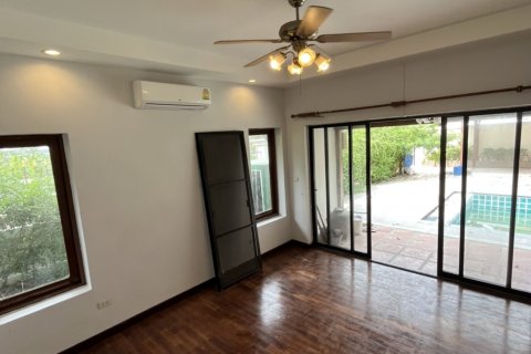 Casa de 3 dormitorios en Pattaya, Tailandia № 47441 - foto 16