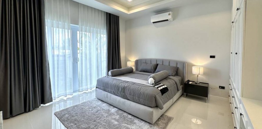 Chalet de 3 dormitorios en Pattaya, Tailandia № 134566