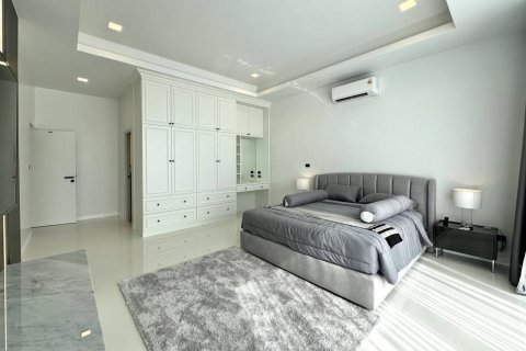 Chalet de 3 dormitorios en Pattaya, Tailandia № 134566 - foto 4