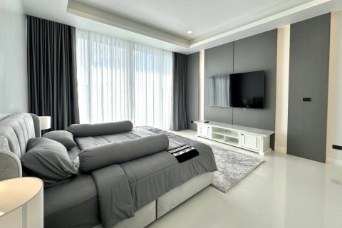 Chalet de 3 dormitorios en Pattaya, Tailandia № 134566 - foto 6