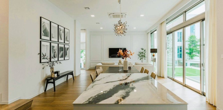 Casa de 4 dormitorios en Bangkok, Tailandia № 180474