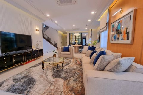 Casa de 5 dormitorios en Bangkok, Tailandia № 180476 - foto 5