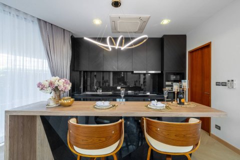 Casa de 4 dormitorios en Bangkok, Tailandia № 180475 - foto 9