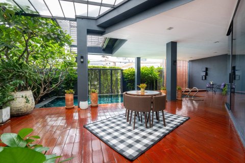 Casa de 4 dormitorios en Bangkok, Tailandia № 180475 - foto 7