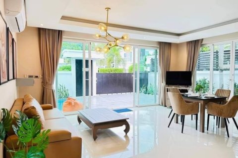 Chalet de 2 dormitorios en Pattaya, Tailandia № 157792 - foto 4
