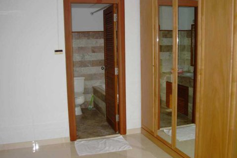 Condominio de 2 dormitorios en Bangkok, Tailandia № 147032 - foto 9