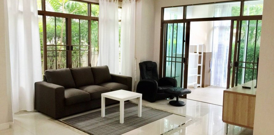 Casa de 4 dormitorios en Bang Na, Bangkok, Tailandia № 147034