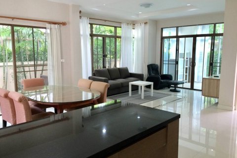 Casa de 4 dormitorios en Bang Na, Bangkok, Tailandia № 147034 - foto 4