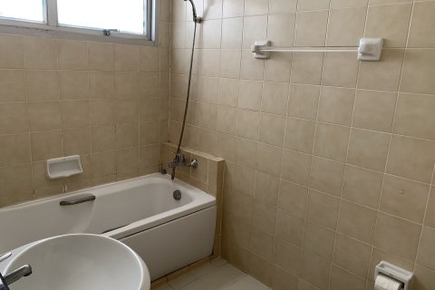 Кондоминиум с 2 спальнями в Ваттхане, Бангкок, Таиланд № 200683 - фото 2