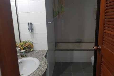 Eigentumswohnung in Watthana, Bangkok, Thailand, 3 Schlafzimmer № 200680 - Foto 4