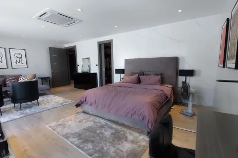 Chalet de 6 dormitorios en Pattaya, Tailandia № 155724 - foto 24