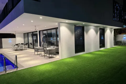 Chalet de 6 dormitorios en Pattaya, Tailandia № 155724 - foto 13