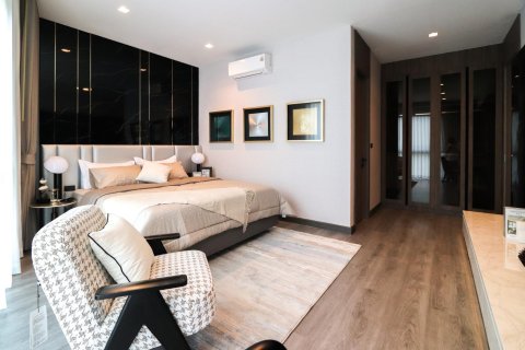 Chalet de 6 dormitorios en Pattaya, Tailandia № 155723 - foto 29