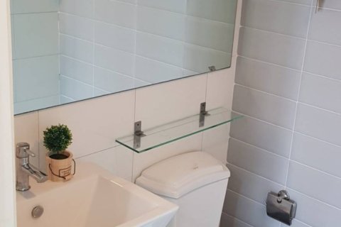Condominio de 1 dormitorio en Bangkok, Tailandia № 206116 - foto 5