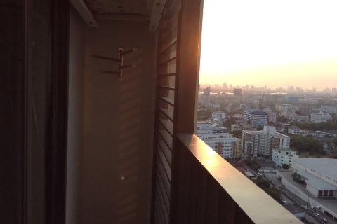 Estudio en el condominio en Bangkok, Tailandia № 206119 - foto 3