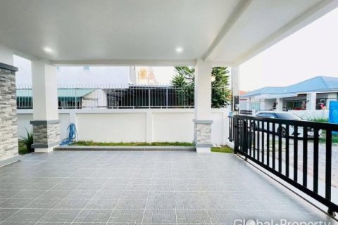 Casa de 3 dormitorios en Pattaya, Tailandia № 190909 - foto 4