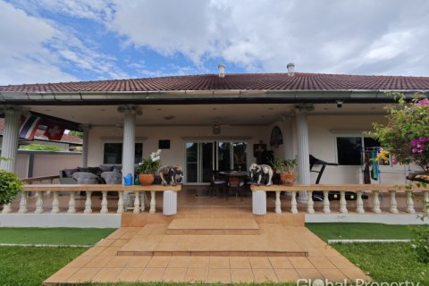 Casa de 3 dormitorios en Pattaya, Tailandia № 190913 - foto 11