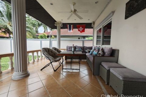 Casa de 3 dormitorios en Pattaya, Tailandia № 190913 - foto 12