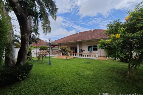 Casa de 3 dormitorios en Pattaya, Tailandia № 190913 - foto 10