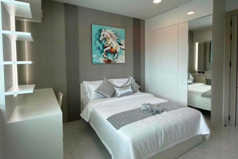 Casa de 6 dormitorios en Pattaya, Tailandia № 233484 - foto 7