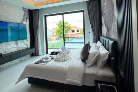 Casa de 6 dormitorios en Pattaya, Tailandia № 233484 - foto 6
