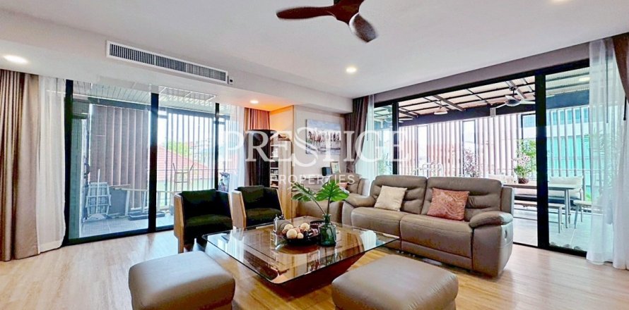 Condo in Pattaya, Thailand, 2 bedrooms № 198585