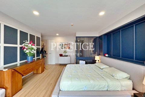 Condo in Pattaya, Thailand, 2 bedrooms № 198585 - photo 8
