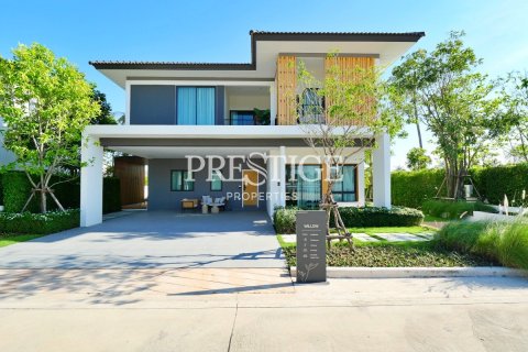 House in Pattaya, Thailand 34 bedrooms № 198583 - photo 9