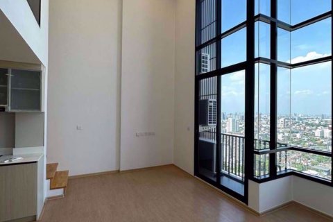 Dúplex de 2 dormitorios en MARU EKKAMAI 2, Bangkok, Tailandia № 67808