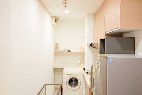 Estudio en el condominio en Watthana, Bangkok, Tailandia № 154661 - foto 4