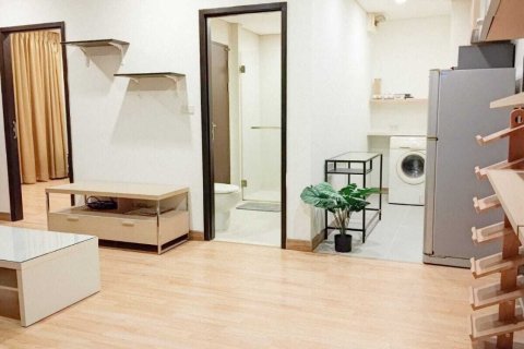 Estudio en el condominio en Watthana, Bangkok, Tailandia № 154661 - foto 2