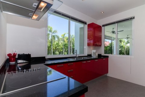 Casa de 3 dormitorios en Hua Hin, Tailandia № 180998 - foto 9
