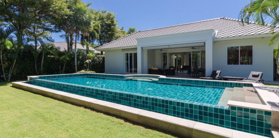 Casa de 3 dormitorios en Hua Hin, Tailandia № 180998