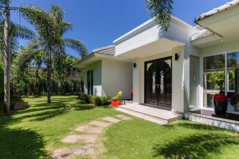 Casa de 3 dormitorios en Hua Hin, Tailandia № 180998 - foto 5