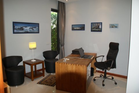 Casa de 3 dormitorios en Hua Hin, Tailandia № 180999 - foto 13
