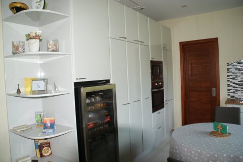 Casa de 3 dormitorios en Hua Hin, Tailandia № 180999 - foto 11