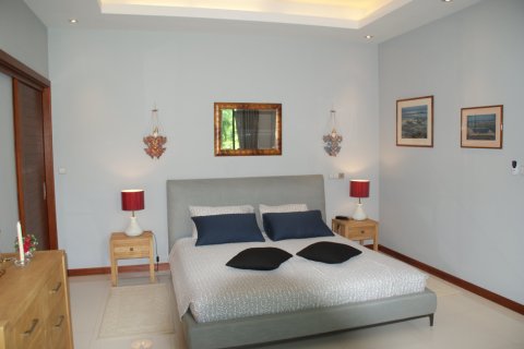 Casa de 3 dormitorios en Hua Hin, Tailandia № 180999 - foto 14