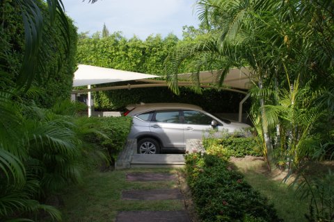 Casa de 3 dormitorios en Hua Hin, Tailandia № 180999 - foto 20
