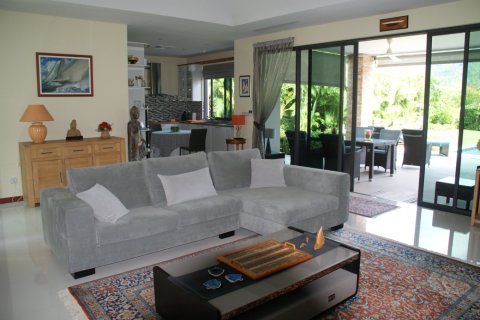 Casa de 3 dormitorios en Hua Hin, Tailandia № 180999 - foto 9