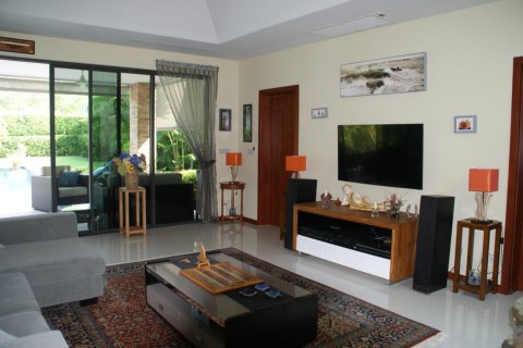 Casa de 3 dormitorios en Hua Hin, Tailandia № 180999 - foto 8