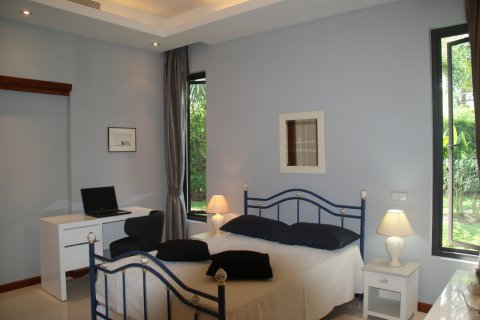 Casa de 3 dormitorios en Hua Hin, Tailandia № 180999 - foto 16